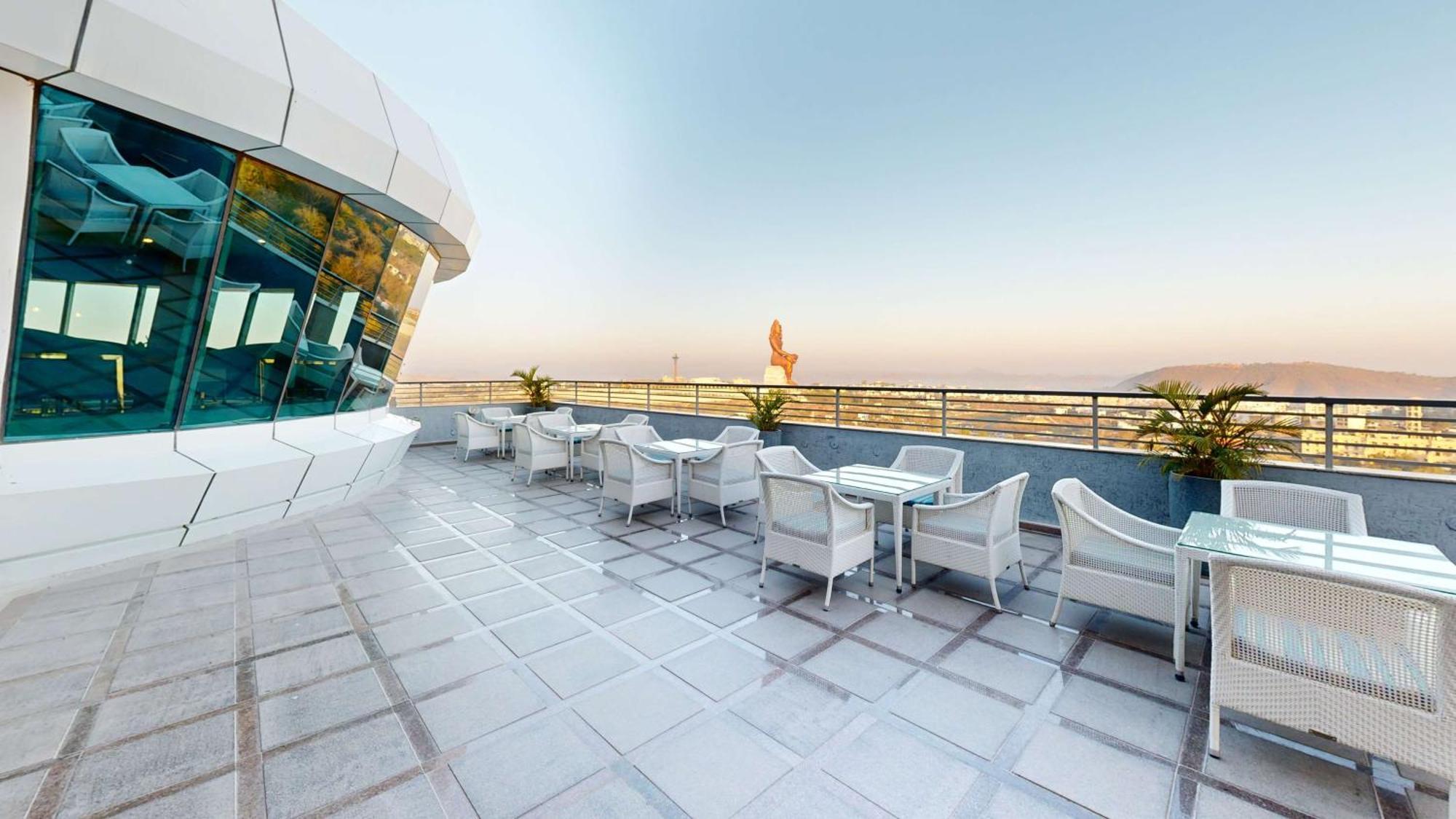 Radisson Hotel Nāthdwāra Exteriér fotografie